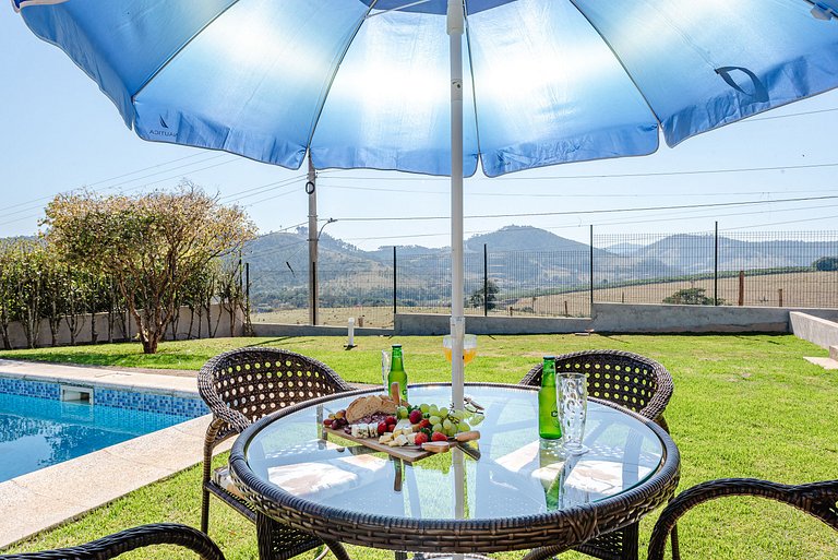 Refúgio com piscina, lareira e conforto – 1h de SP