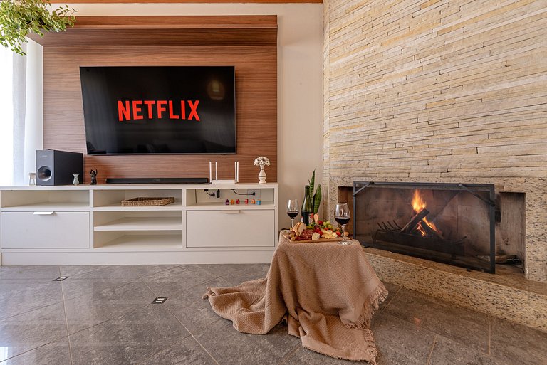 Refúgio com piscina, lareira e conforto – 1h de SP