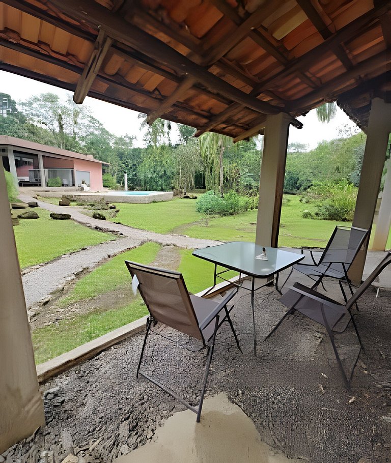 Chalé Morretes Arraial - Piscina e Rio