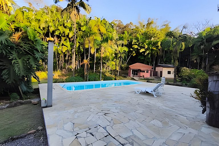 Chalé Morretes Arraial - Piscina e Rio