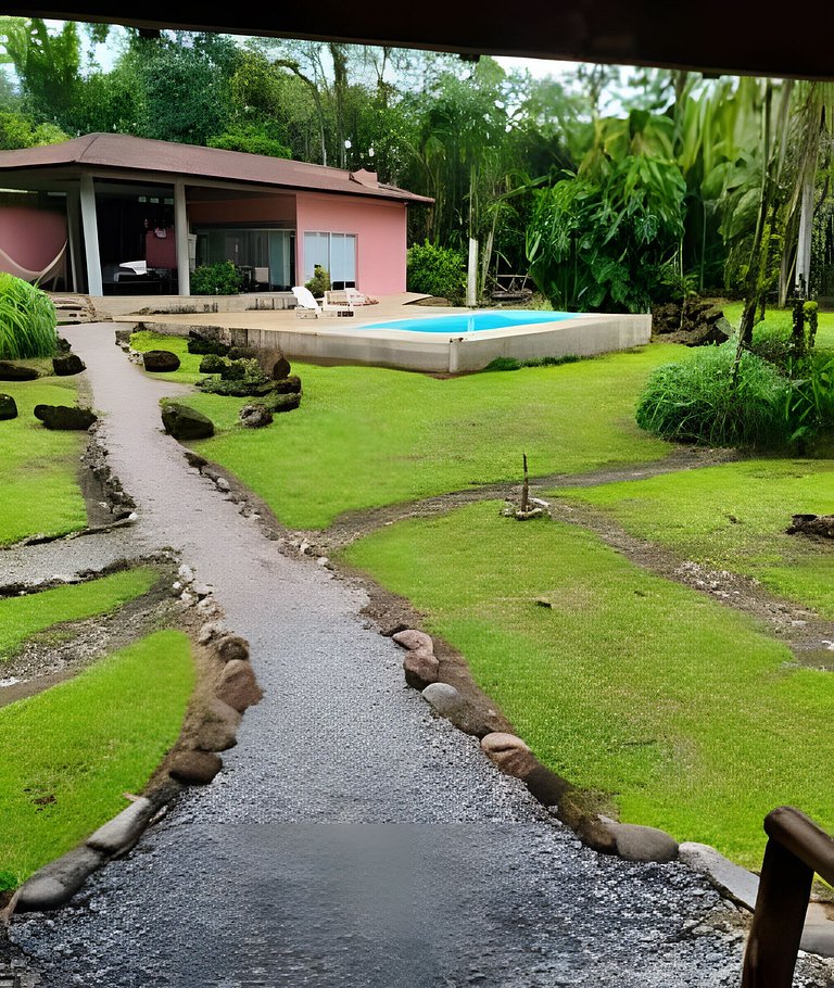 Chalé Morretes Arraial - Piscina e Rio