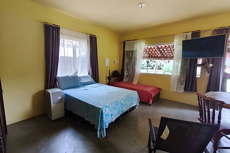 Chalé Morretes Arraial - Piscina e Rio