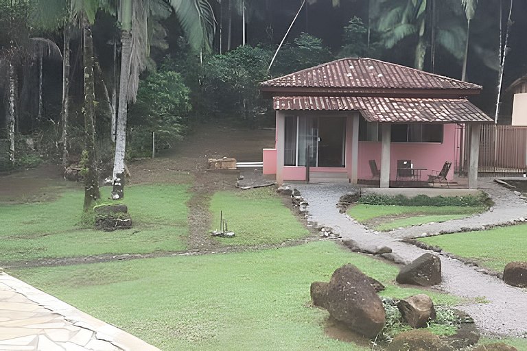 Chalé Morretes Arraial - Piscina e Rio