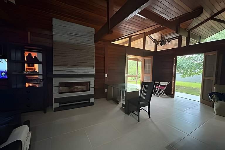 Quintal da Serra -ofurô e ar condicionado