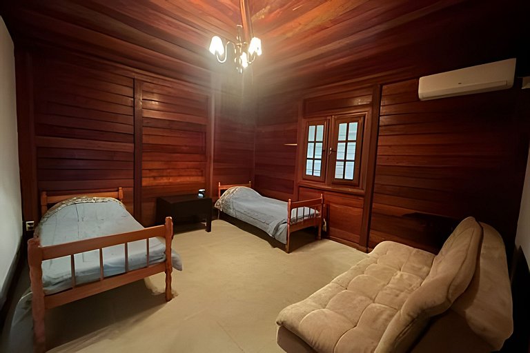 Quintal da Serra -ofurô e ar condicionado