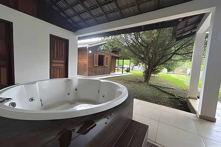 Quintal da Serra -ofurô e ar condicionado