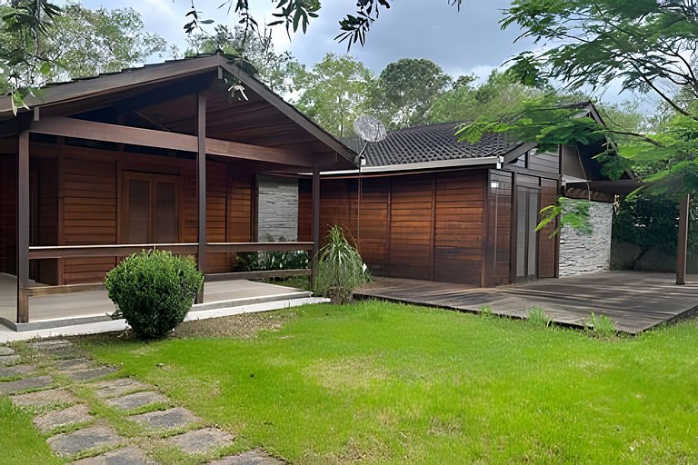 Quintal da Serra -ofurô e ar condicionado