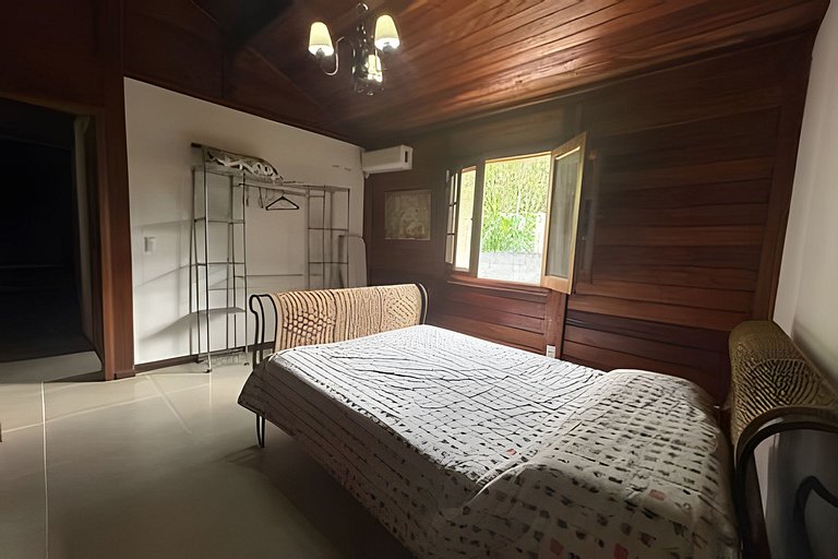 Quintal da Serra -ofurô e ar condicionado