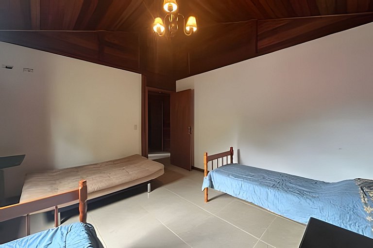 Quintal da Serra -ofurô e ar condicionado