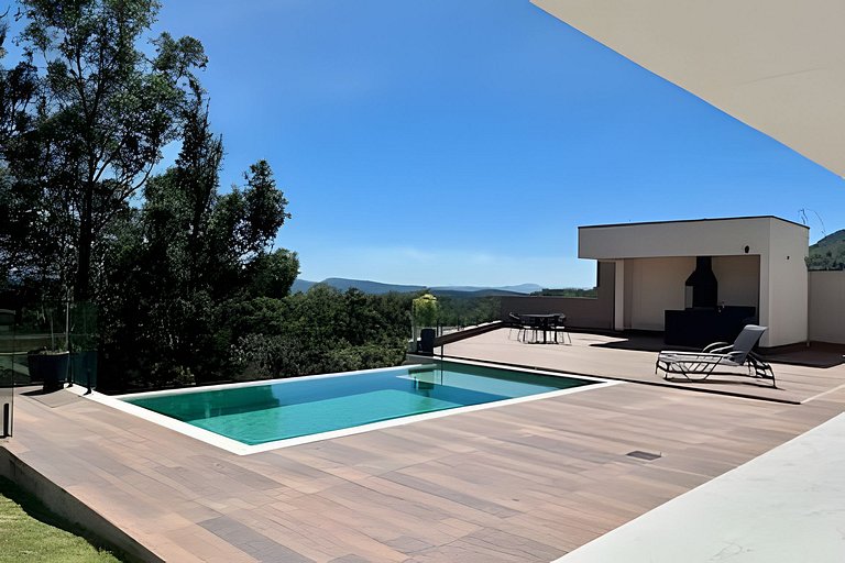 Vista panorâmica | 3 suítes, piscina e gourmet