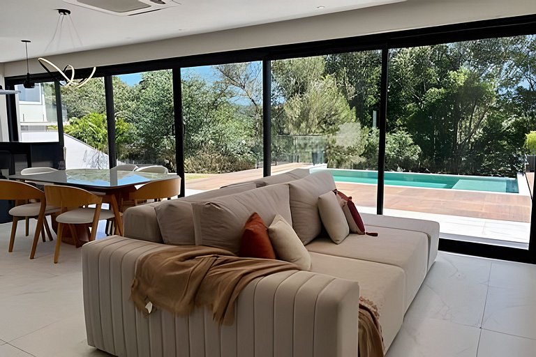 Vista panorâmica | 3 suítes, piscina e gourmet