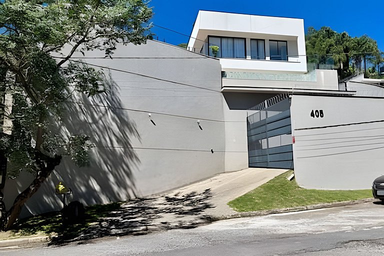 Vista panorâmica | 3 suítes, piscina e gourmet