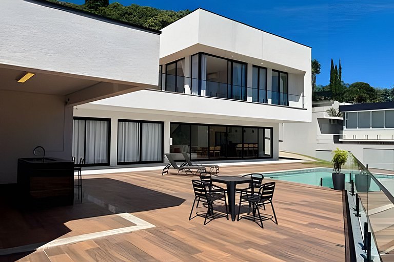 Vista panorâmica | 3 suítes, piscina e gourmet