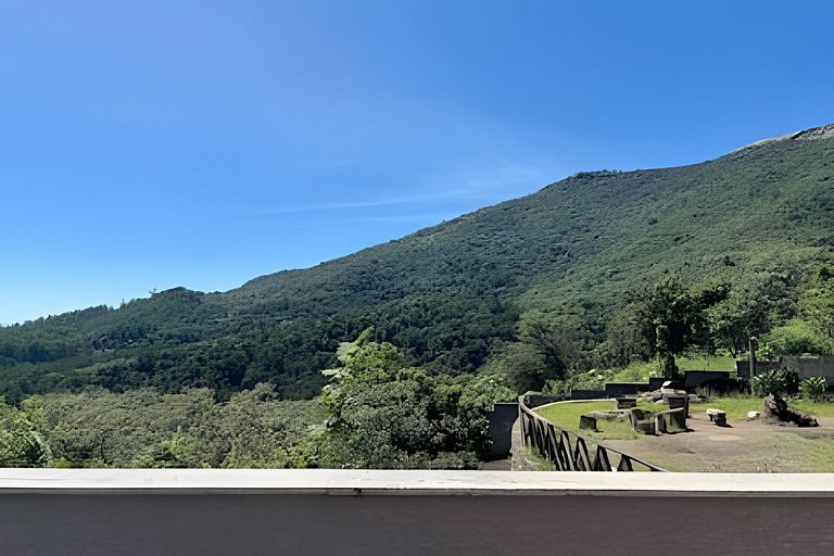 Vista panorâmica | 3 suítes, piscina e gourmet