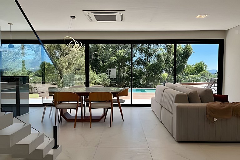 Vista panorâmica | 3 suítes, piscina e gourmet