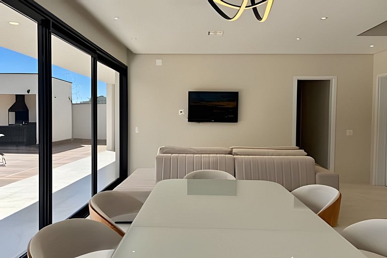 Vista panorâmica | 3 suítes, piscina e gourmet