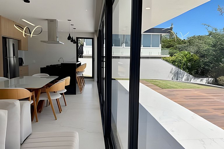 Vista panorâmica | 3 suítes, piscina e gourmet